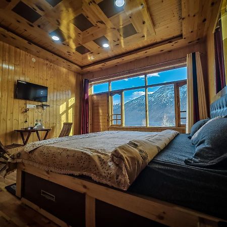The Alpinist Cafe And Retreat Hotell Kaza Eksteriør bilde