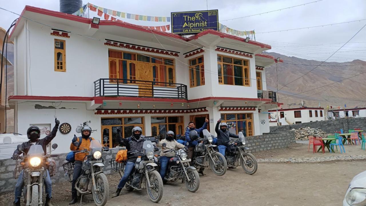 The Alpinist Cafe And Retreat Hotell Kaza Eksteriør bilde