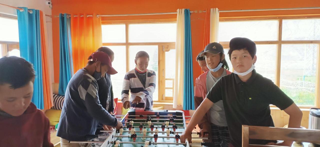 The Alpinist Cafe And Retreat Hotell Kaza Eksteriør bilde