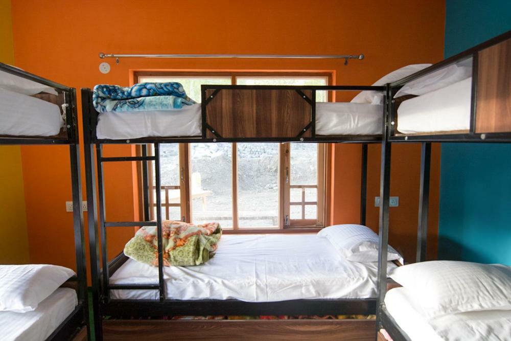 The Alpinist Cafe And Retreat Hotell Kaza Eksteriør bilde
