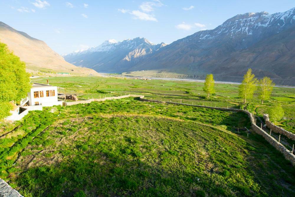 The Alpinist Cafe And Retreat Hotell Kaza Eksteriør bilde